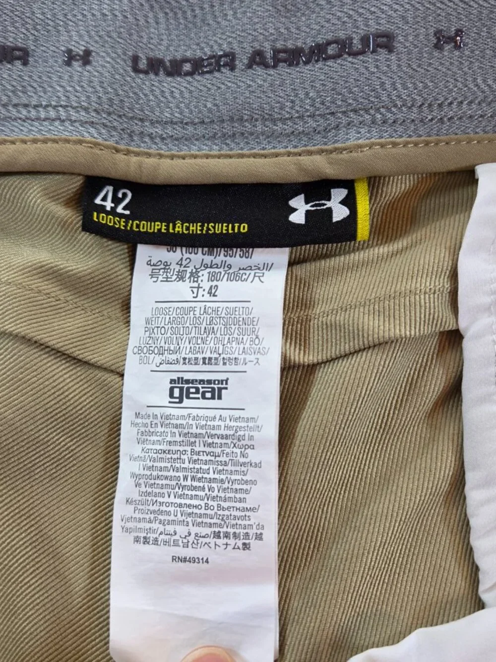 Under Armour Men's Size 42 Khaki Golf Shorts Loose Fit AllSeason Gear 10